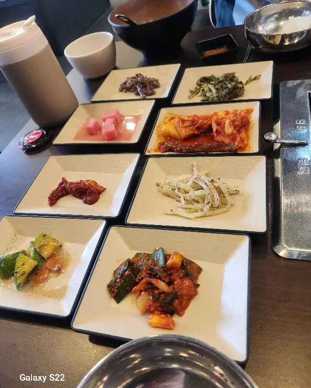 푸짐한 밑반찬 한 상