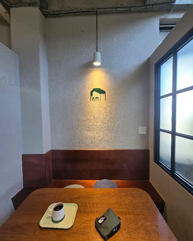 카페 내부 테이블