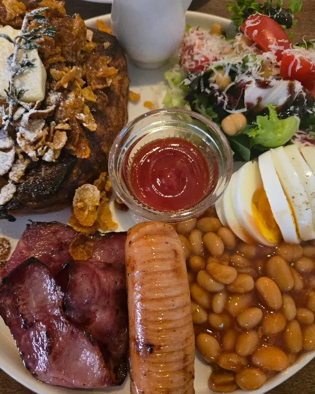 푸짐한 브런치 한 상 차림