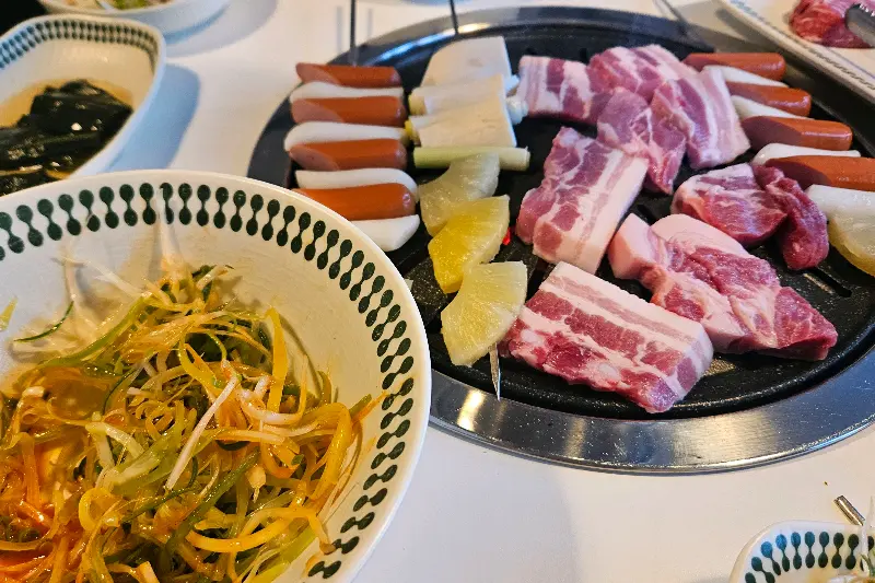 상주 여고앞 삼겹살 한상차림