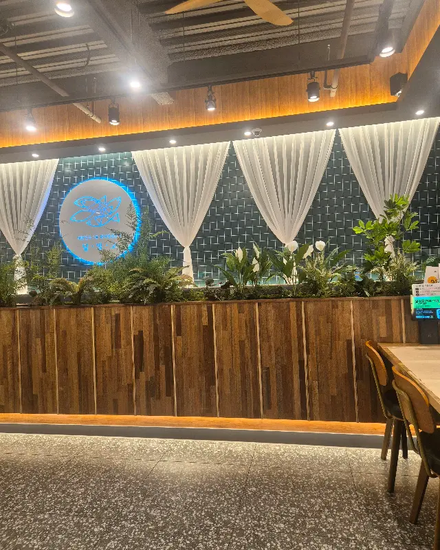 깔끔한 매장 내부