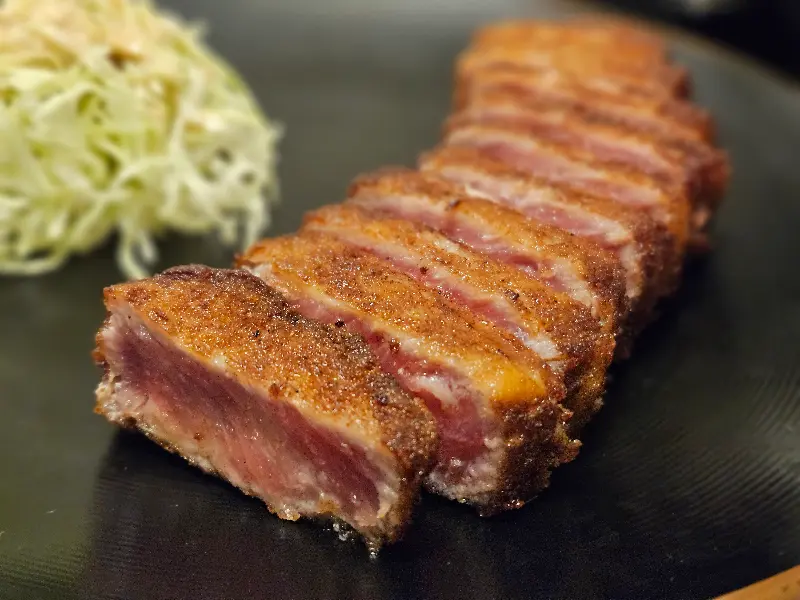 겉바속촉 규카츠 단면