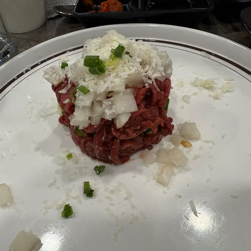 신선함이 느껴지는 육회