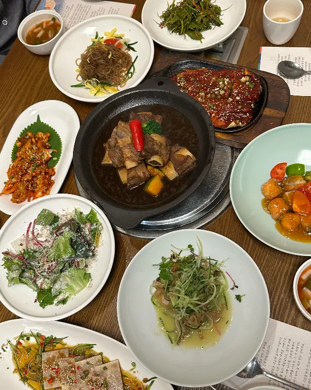 정갈하게 차려진 한 상 차림