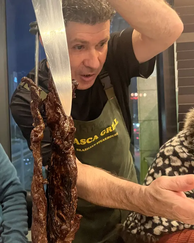 셰프의 고기 서빙