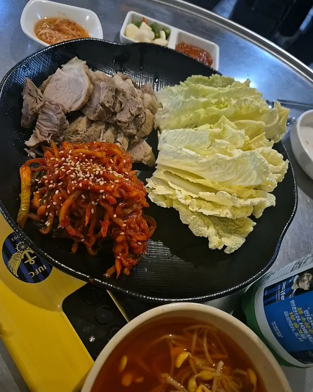 푸짐한 보쌈 한 상