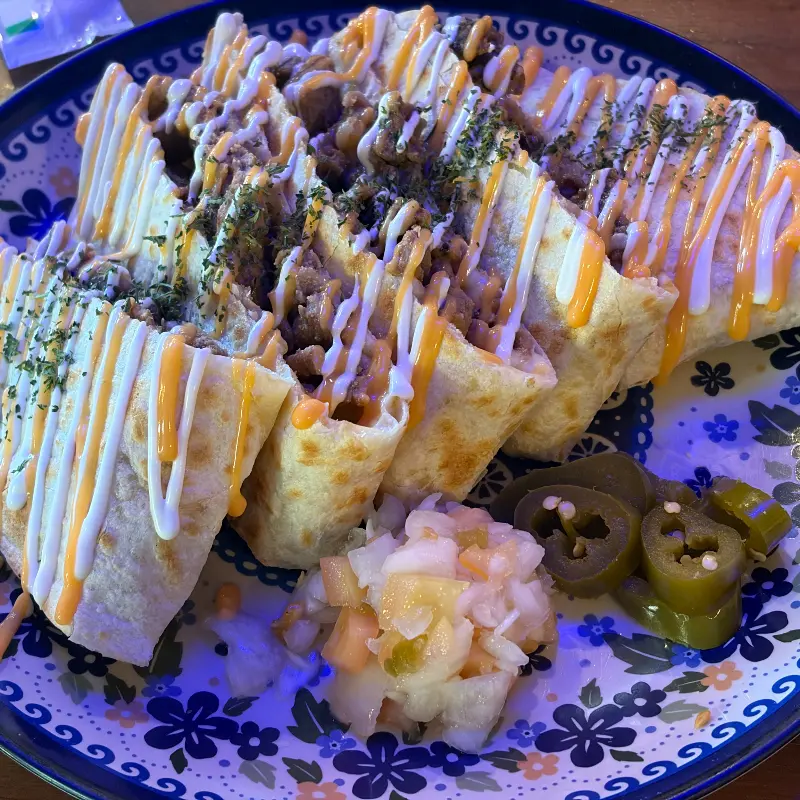 먹음직스러운 퀘사디아 단면