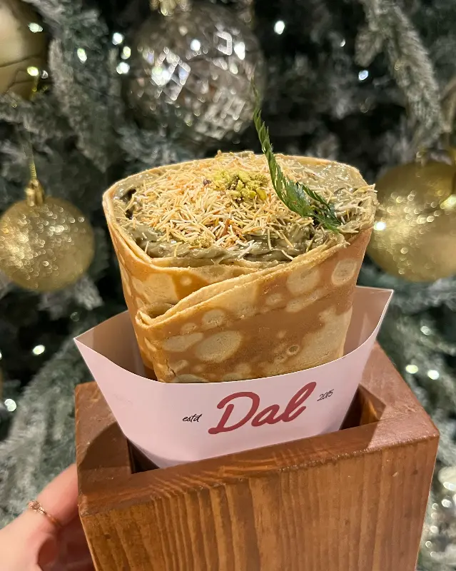 카다이프가 듬뿍 올라간 두바이 크레페