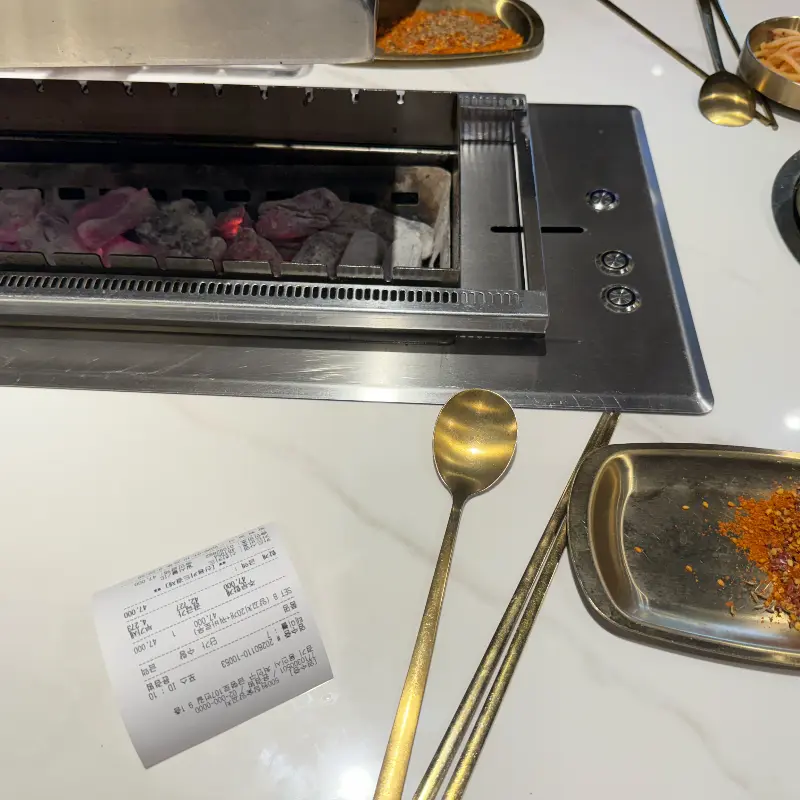 테이블과 식기류