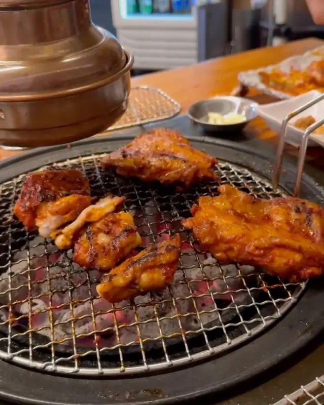 맛있게 익은 닭갈비