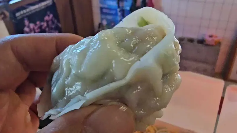 윤기가 흐르는 만두