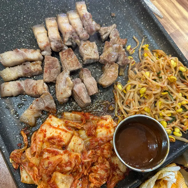 싱싱한 흑돼지 오겹살