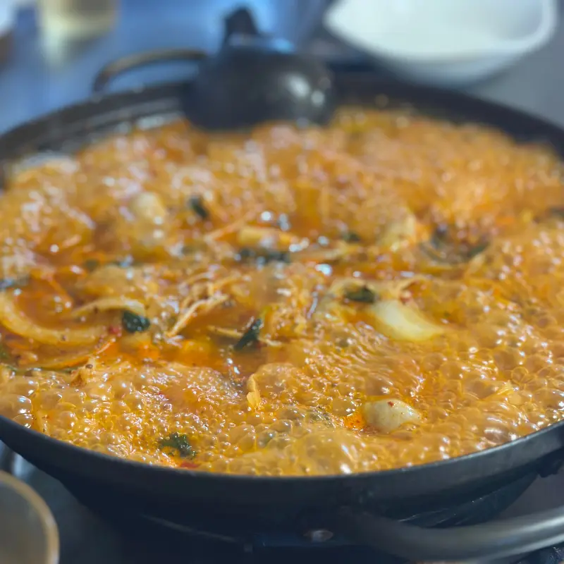 보글보글 끓는 곱창전골