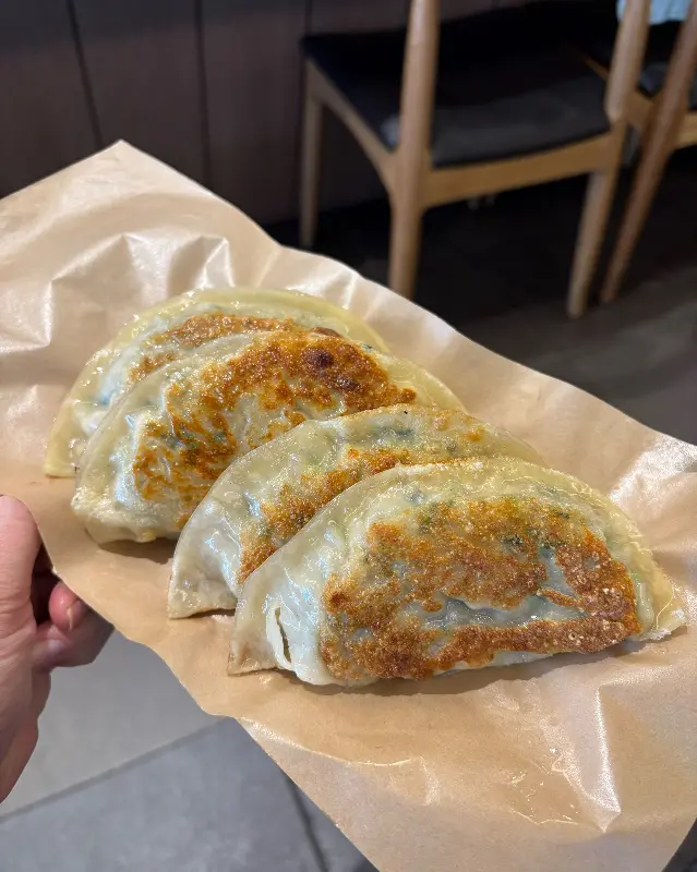 겉바속촉 군만두