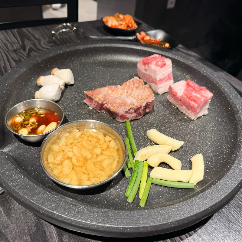 고지방 삼겹살과 숙성 삼겹살