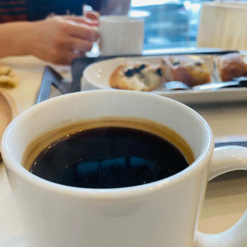 아메리카노와 빵