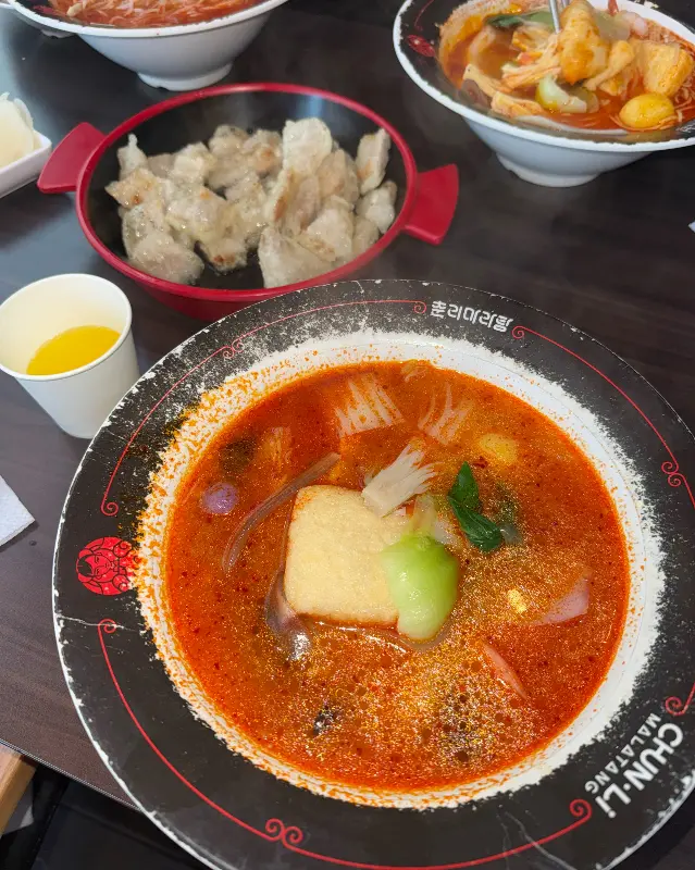 다채로운 마라탕 재료들