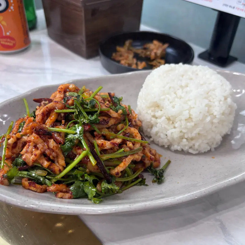 가지런히 놓인 꼬치