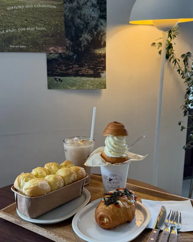 소금빵 아이스크림과 음료
