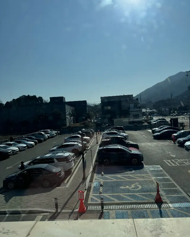 스타벅스 가평설악점 전경