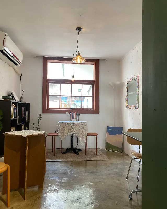 카페 내부 전경
