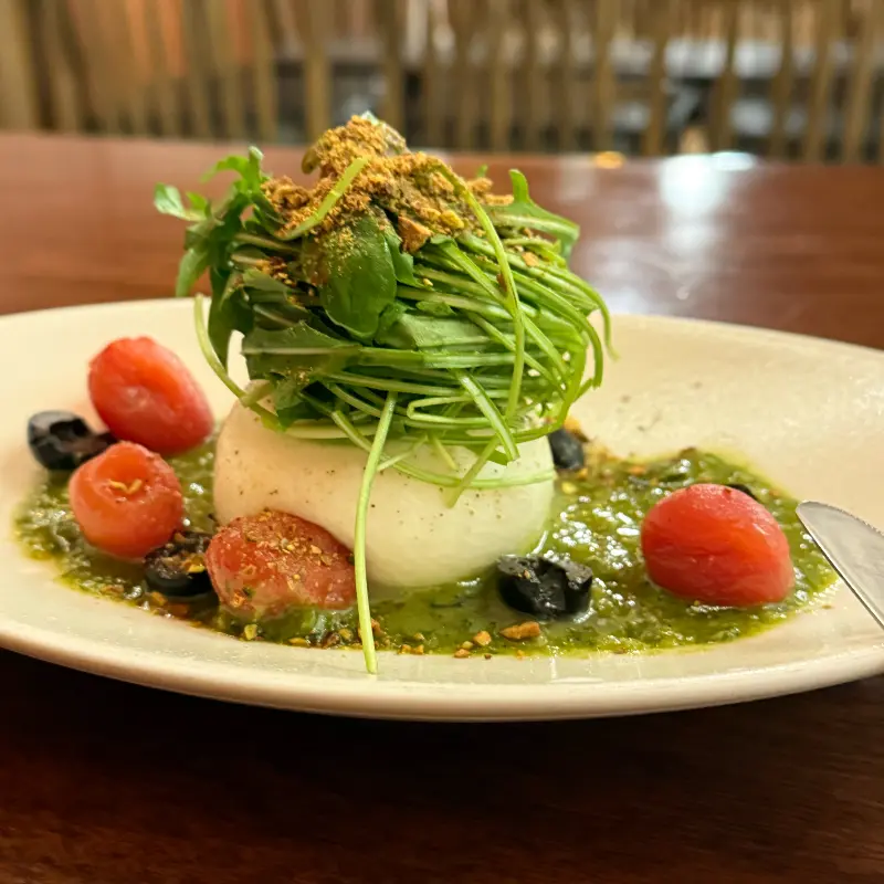 부라타 치즈 샐러드