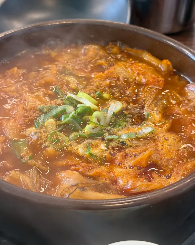 보글보글 끓는 감자탕