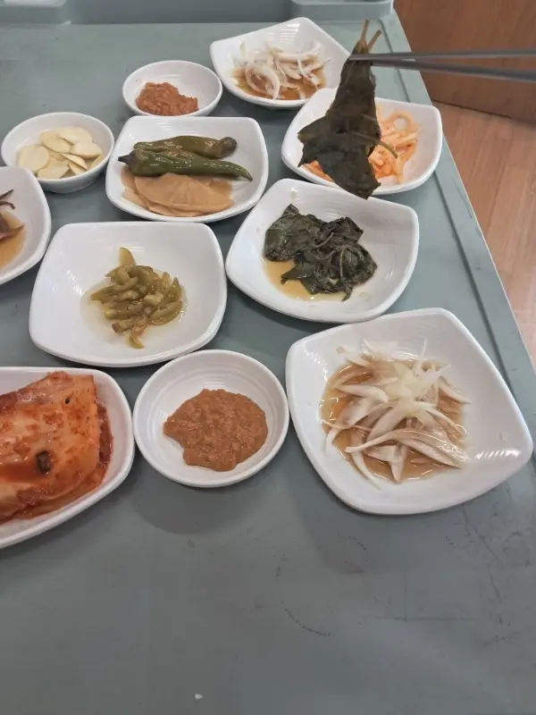 미나리 삼겹살 한 상 차림