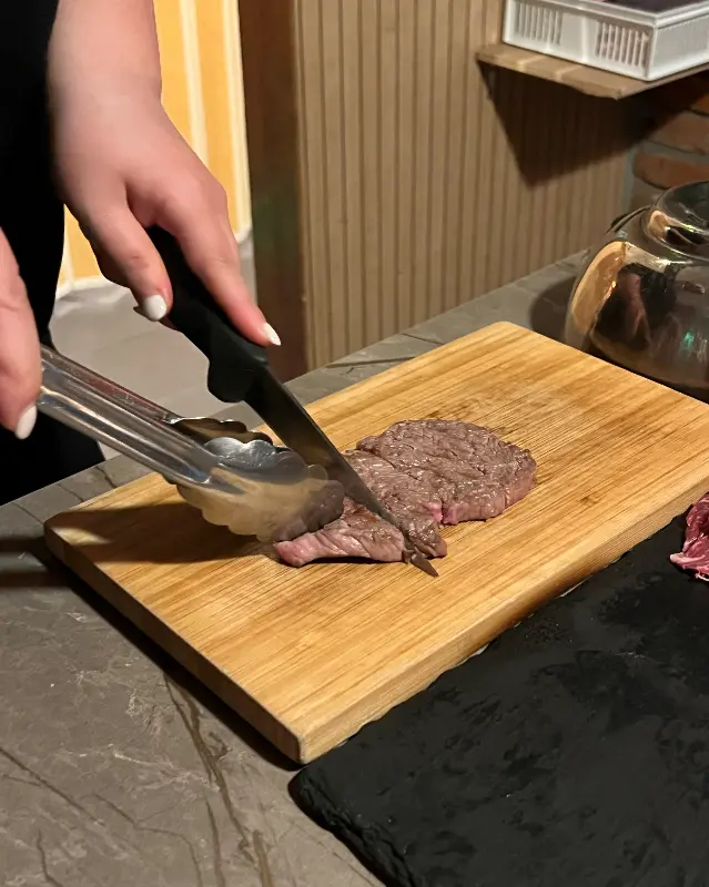 직원분이 직접 구워주는 한우