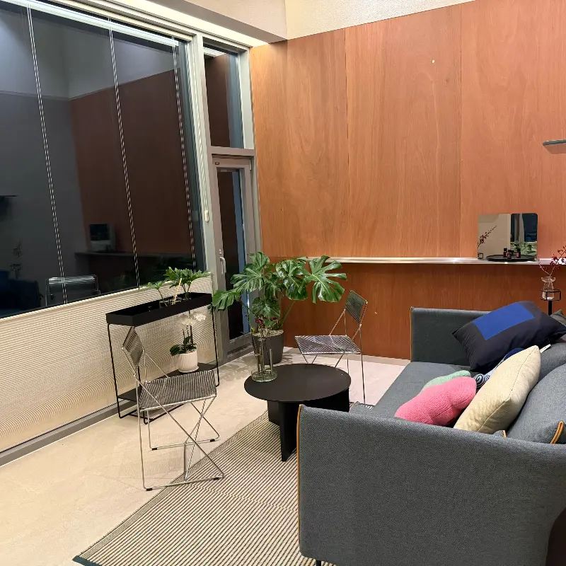 라운지 내부 인테리어