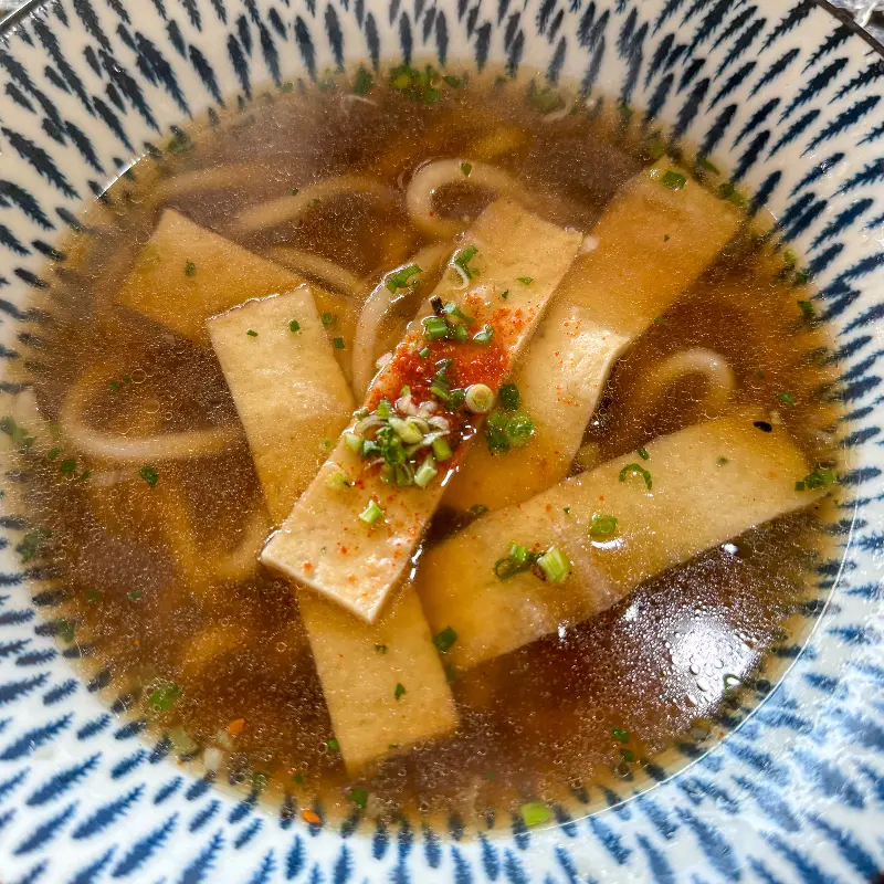 뜨끈한 어묵 우동 한 그릇