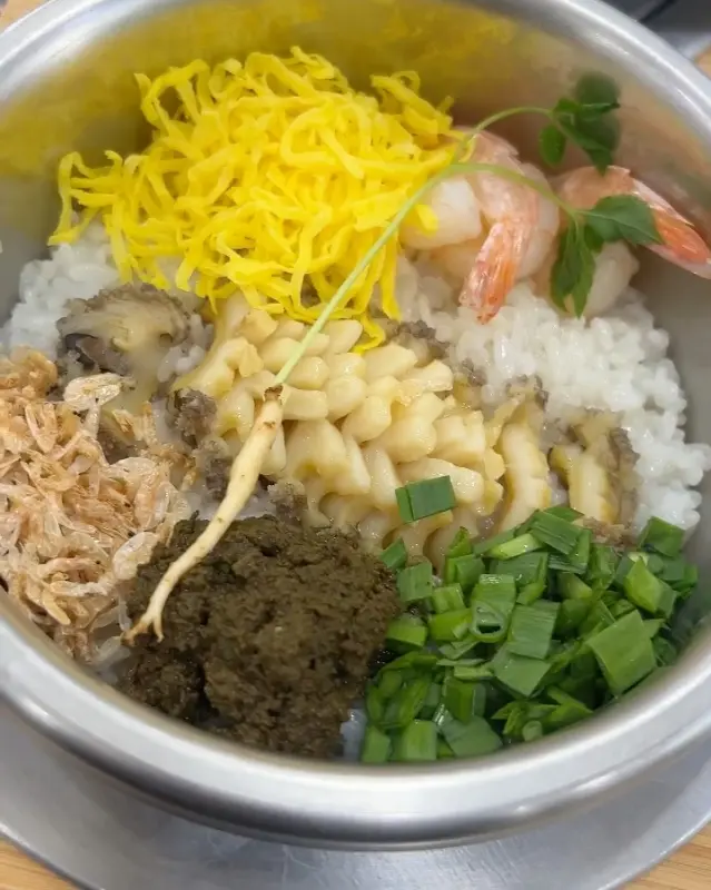 전복 솥밥 정식 비주얼