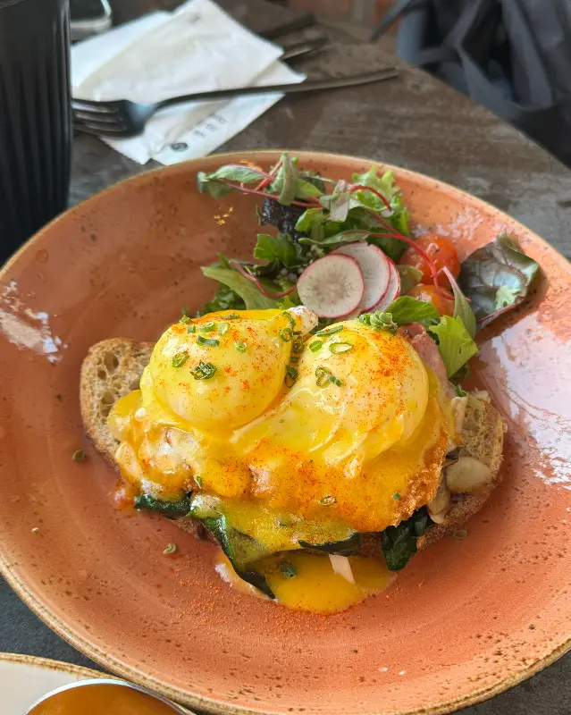 비주얼과 맛 모두 훌륭한 퀸스타운의 부라타 프렌치 토스트