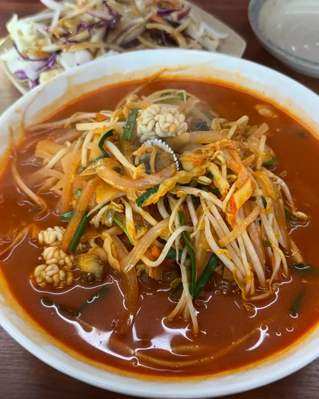 해산물이 가득한 꼬막짬뽕의 비주얼