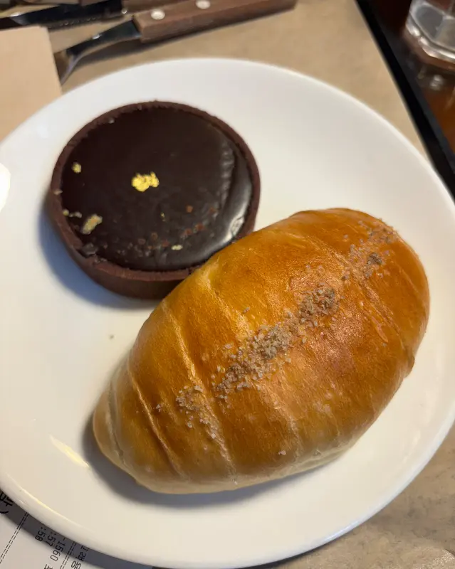 소금빵과 초코 타르트