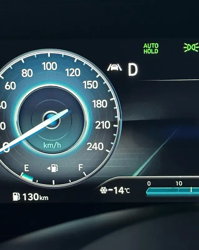 자동차 계기판 사진