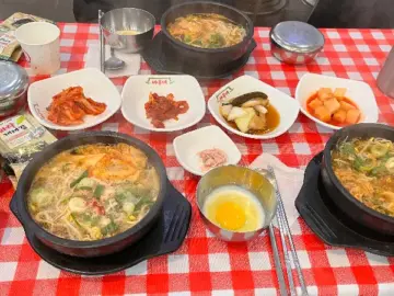 전주 덕진, 깊은 국물 맛이 일품인 바우네나주곰탕에서 맛보는 추억의 곰탕 한 그릇! 향수 자극하는 맛집