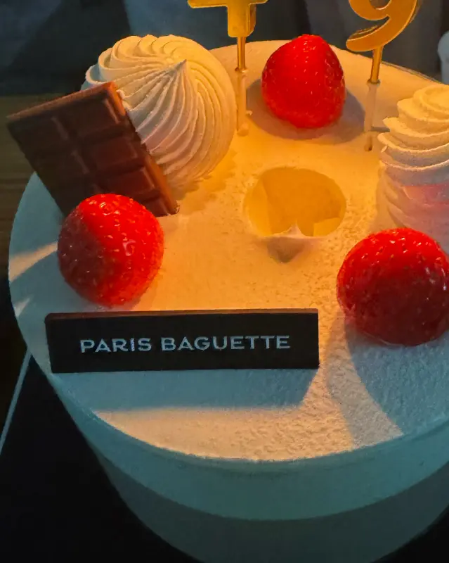 특별한 날을 기념하기 좋은 레터링 케이크