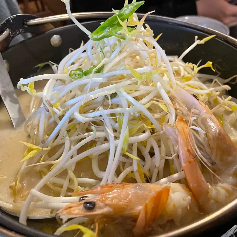 시원한 국물이 일품인 백짬뽕