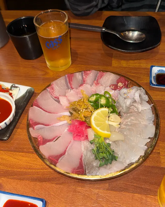 광어회와 해산물 모듬