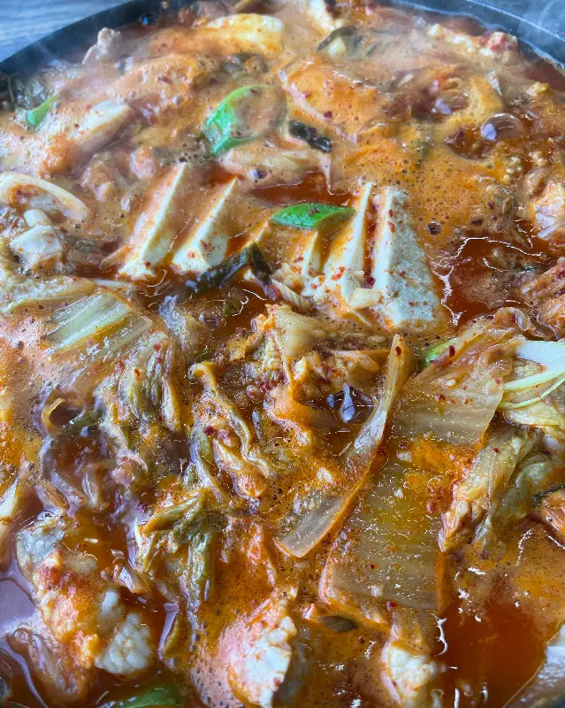 영진식당 김치찌개 근접샷