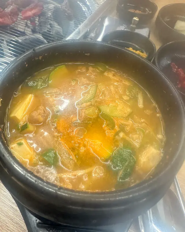 깊은 맛이 우러나는 된장찌개
