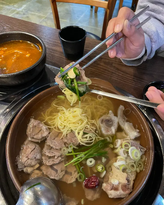 수육과 소면의 콜라보