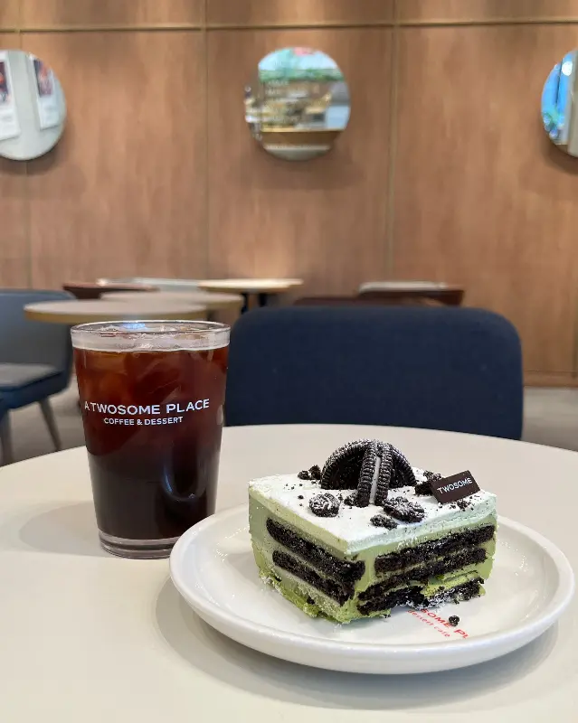 화이트 스초생과 아이스 아메리카노