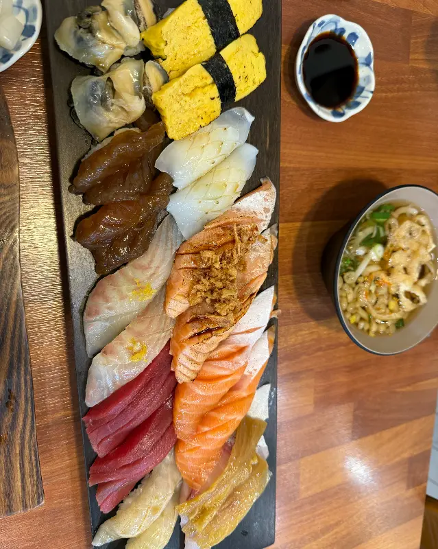 초밥 세트와 우동