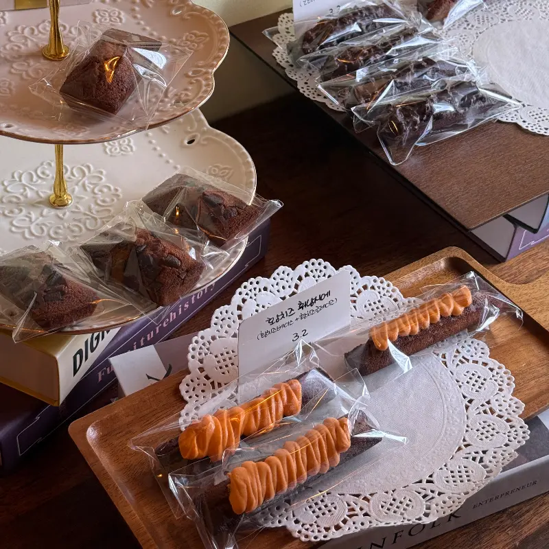 진열된 휘낭시에