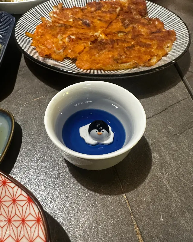 귀여운 펭귄이 그려진 간장 종지