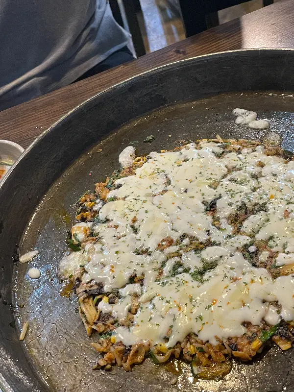 치즈를 듬뿍 올린 닭갈비