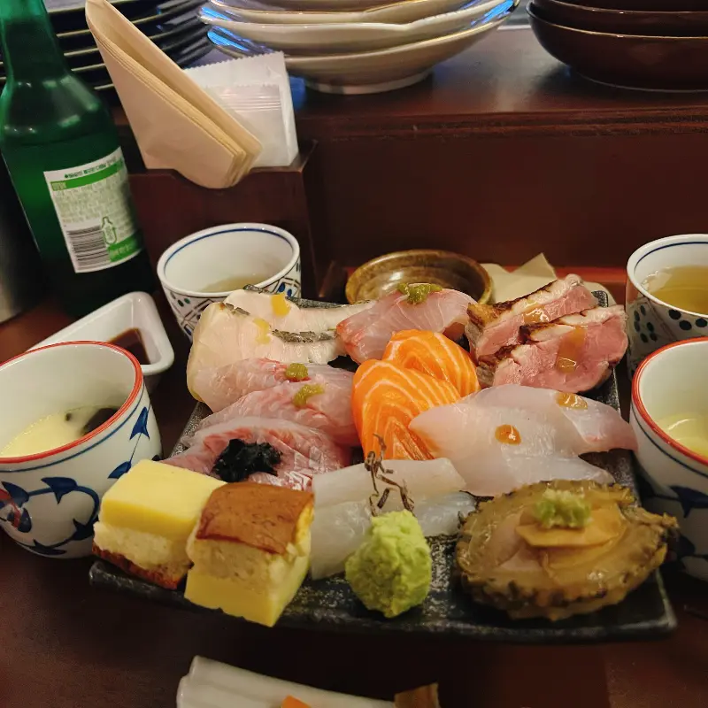 윤슬다이닝 숙성회 한상차림