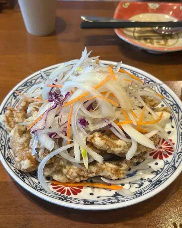 양파채가 듬뿍 올려진 탕수육